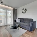 Bastion Walowa Center & Parking By Downtown Danzica